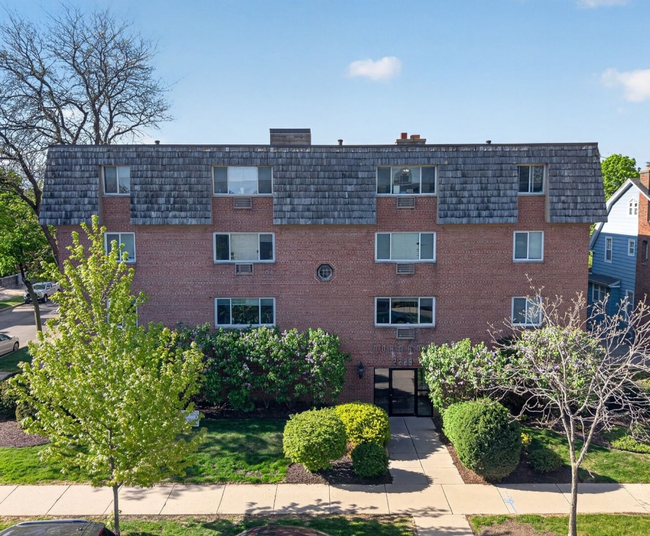 Belleview Manor
